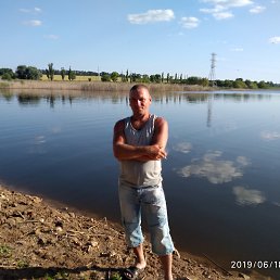 Александр, 44, Артемовск
