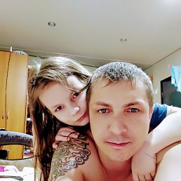 Vasiliy, 42, 