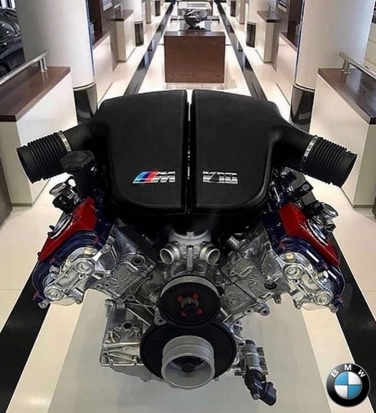 eep BMW M5 V10 Engine