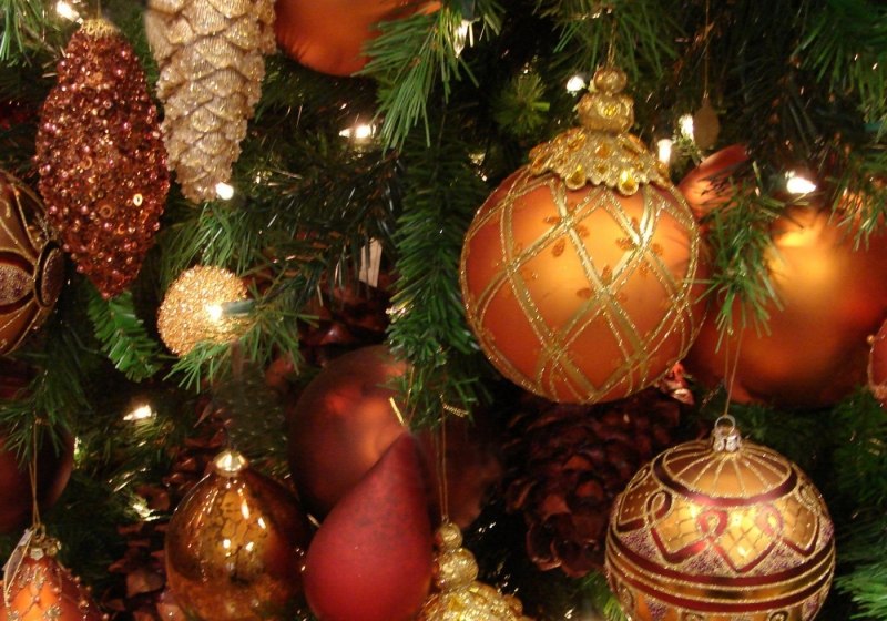С НОВЫМ ГОДОМ!!! Пусть ваше счастье будет настоящим! Друзья поближе, ну а дом теплей! Невзгоды ...