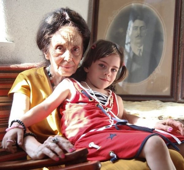 Эта женщина стала мамой в 67 лет! Как Вам такое решение ? - 2