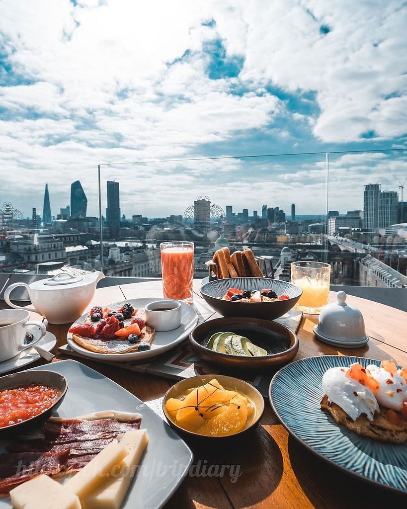 Breakfast in London by