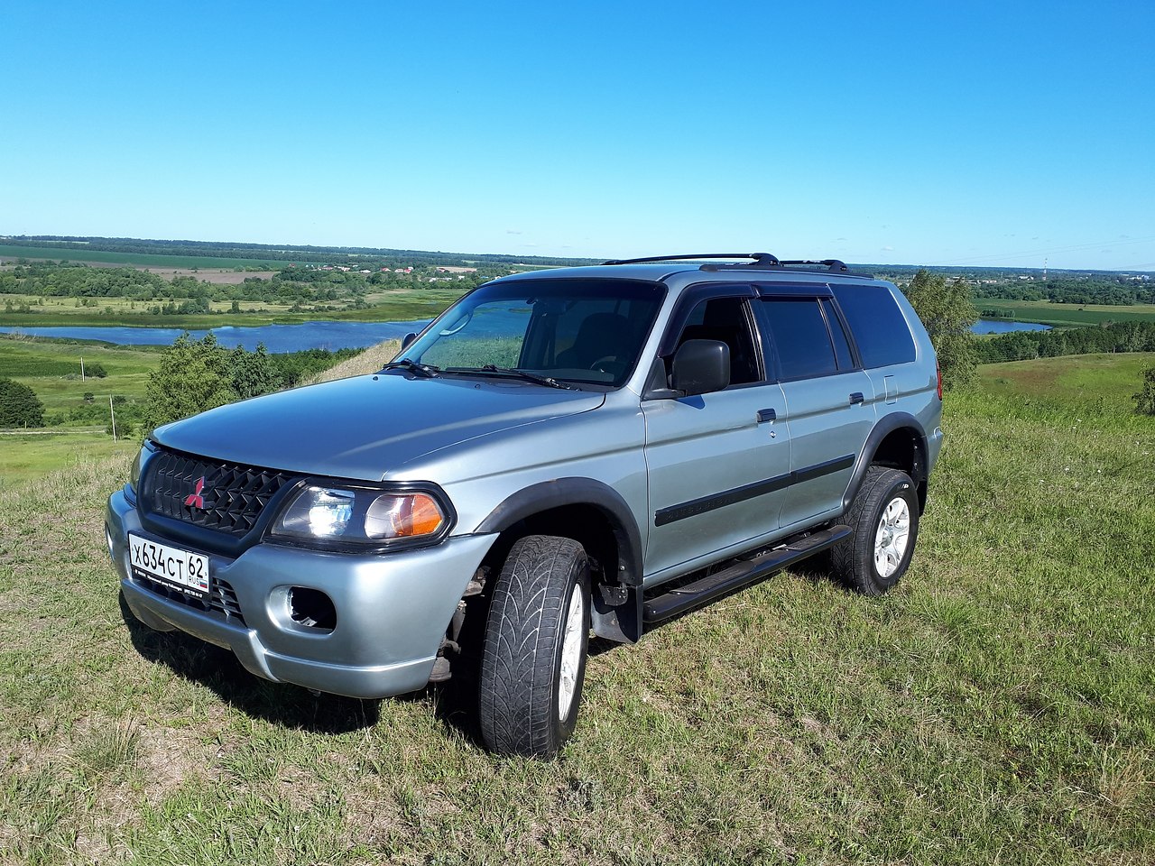 Mitsubishi montero 2000 года