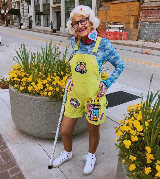Яркая 91-летняя бабуля покорила Instagram.Эпатажная Бадди Винкл. не перестает удивлять свою ... - 4
