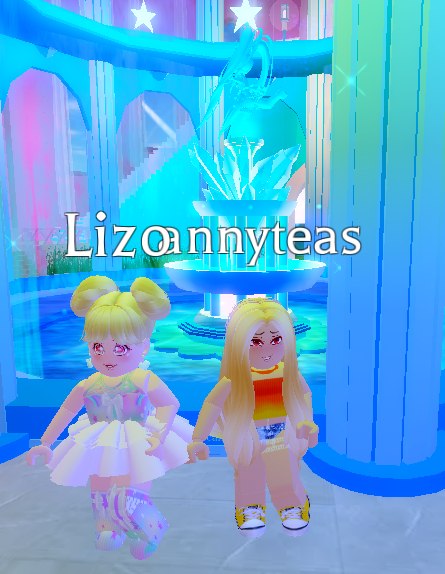 Мы с Лизо44ком в роблоксе :)).----Флора