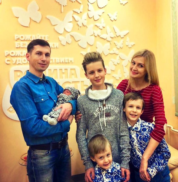ВЕЛИКОЛЕПНАЯ ЧЕТВЕРКА.- А это правда, - спрашивают нас, - что четвертые роды в самарском Медгарде ...