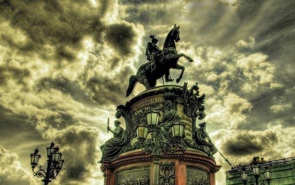 Памятник Николаю Первому в Санкт-Петербурге был создан в 1856-1859 годах по велению его сына, ...