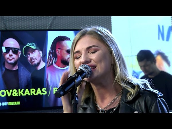 Солистки группы филатов и карась в купальнике