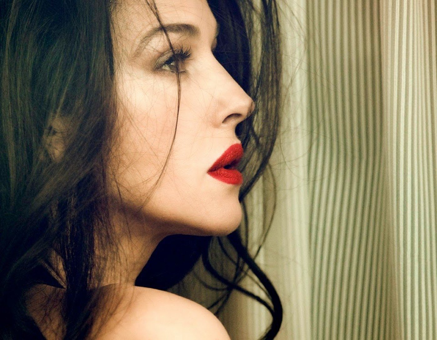 7 Bellissimo. Monica Bellucci. . made by Italy.   