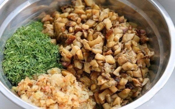 Картофельные пирожки с грибами.Ингредиенты:Для теста:Картофель — 5-6 шт.Яйцо — 2 шт.Сыр — 50 гМука — ... - 5