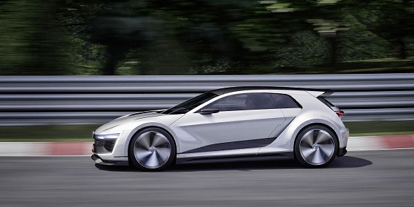 Концепт Volkswagen Golf GTE Sport. Один бензиновый и два электродвигателя суммарной мощностью 400 ... - 2