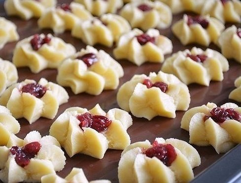 ПЕЧЕНЬЕ КУРАБЬЕ .Ингредиенты (на 1 противень): Все продукты комнатной t! - 200 г сливочного масла - ...