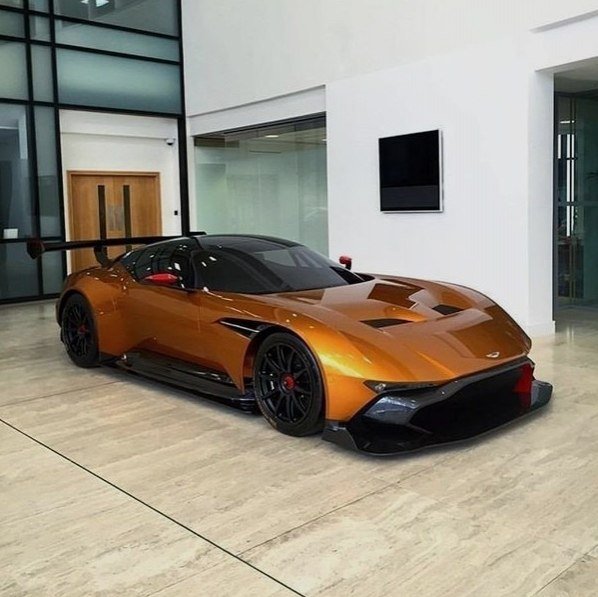 ston Martin Vulcan