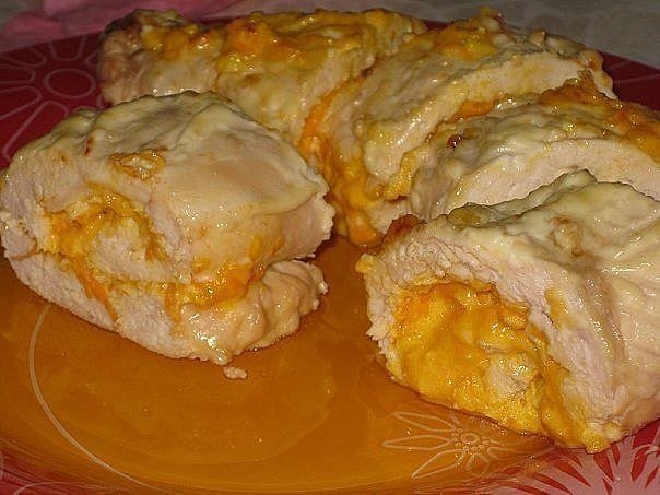 Рулет куриный с морковью и сыром . Итого на 100 грамм 126 ккал Б/Ж/У 19.2 / 4.8 / 1.7 куриная ...