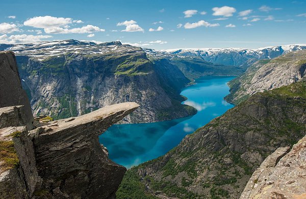 Язык Тролля (норв. Trolltunga) — каменный выступ на горе Скьеггедаль, расположенной вблизи города ... - 2
