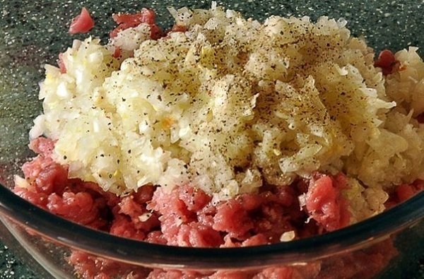 Беляши.Ингредиенты:Для теста:400 гр. пшеничной муки1 яйцо250 мл мацони75 мл воды1/3 палочки ... - 4