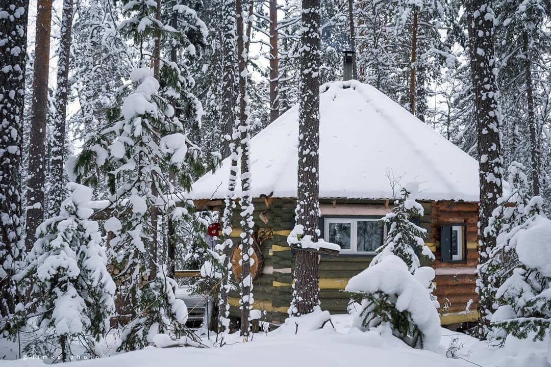 изба столбы. мининские столбы избушка. изба столбы. изба эдельвейс красноярские столбы. мининские столбы избушка.