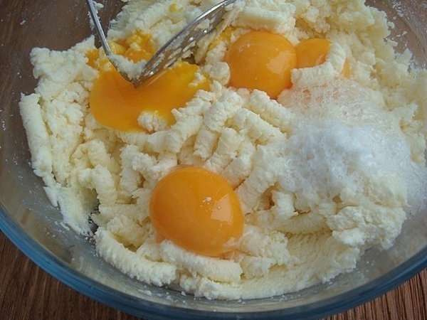Творожный торт. Этот нежный и очень вкусный домашний торт всегда на моем праздничном столе. Вам ... - 4