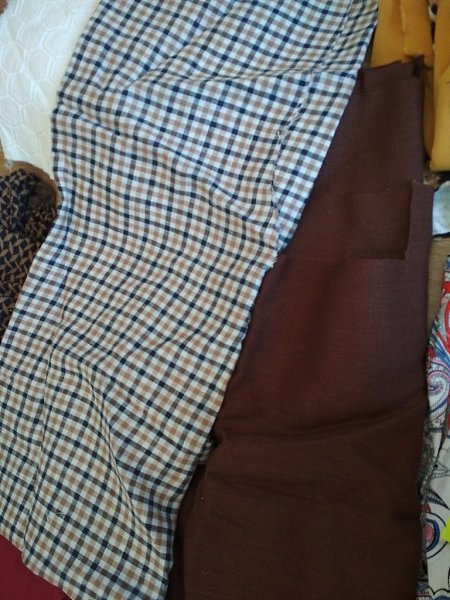 #швейная_барахолка@sewing_school.Санкт-Петербург! Продам коробку тканей. Есть лоскуты большие из ... - 4