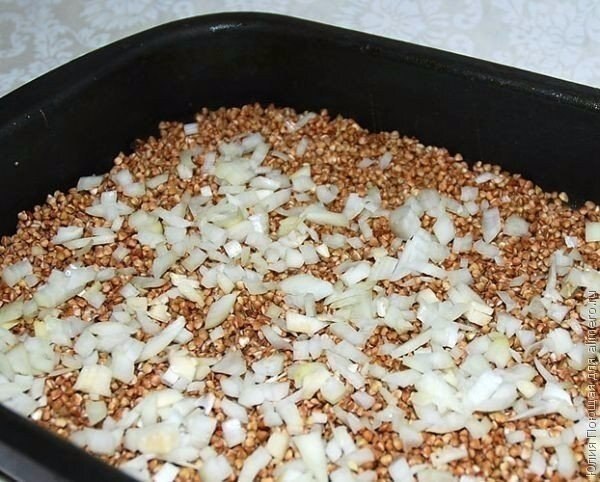 Курица, запеченная с гречкой .Крупа пропитывается соком мяса, получается гречневая каша ... - 2