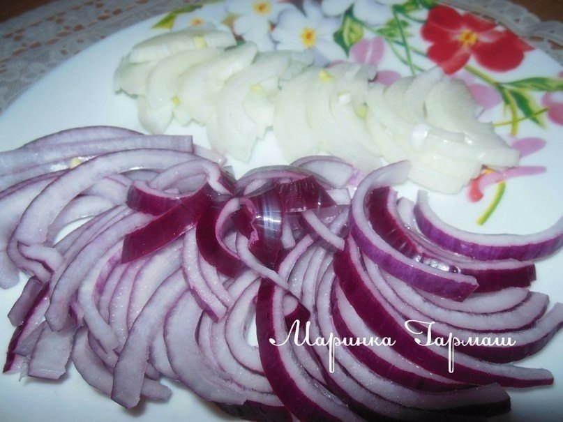Маринованный лук.Это очень вкусный маринованный лук,подходит к салатам(винегрет,квашенная капуста ...