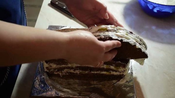 Детский торт Машинка.Ингредиенты: Куриные яйца 6 шт. Сахар 1,5 стак. Мука 1,5 стак. Какао-порошок 50 ... - 5