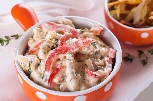 Куриное филе в сливках с перцем .Очень нежное.Ингредиенты: -Куриная грудка (филе) — 1 шт. -Перец ...