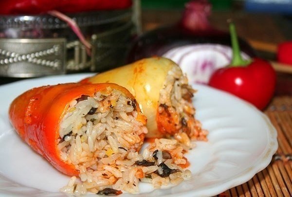 Перцы фаршированные рисом с грибами и пореем (вегетарианские).Вегетарианский вариант вкусных и ...