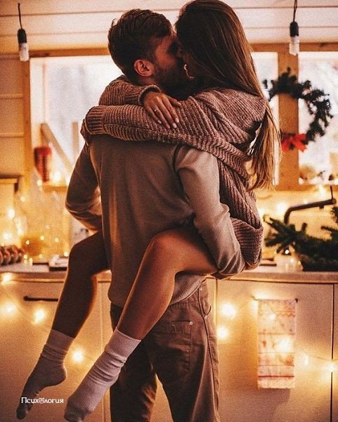 Если у женщины глаза на мокром месте, просто берите ее на руки и уносите. #цитатадня@psyxov