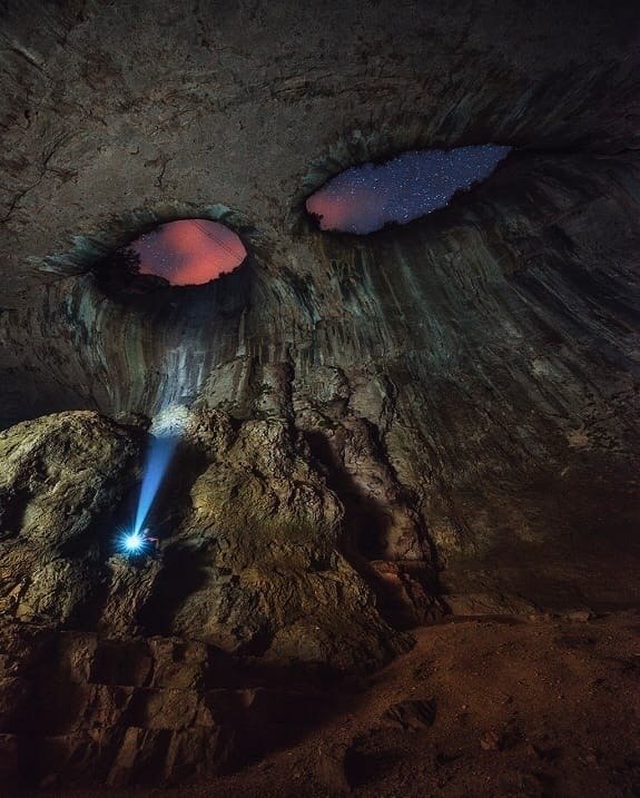    . (Prohodna Cave)        , ... - 10