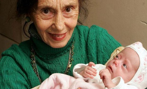 Эта женщина стала мамой в 67 лет! Как Вам такое решение ? - 5
