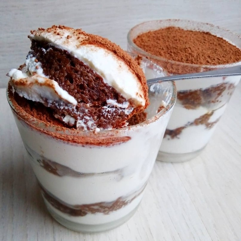 Вкуснейшее диетическое тирамису.на 100грамм - 109.36 ккалБ/Ж/У - 9.5/2.19/12.75Ингредиенты:- 200 ...