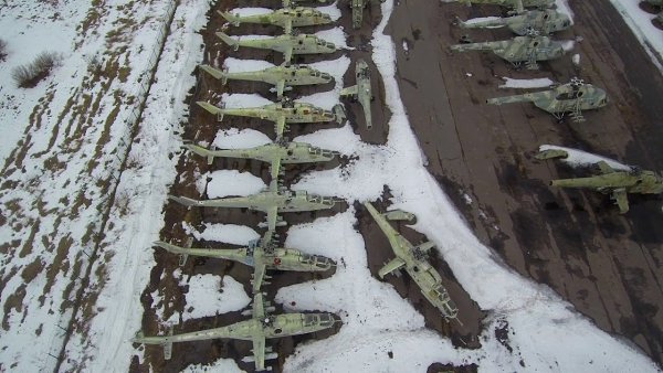 Кладбище военных вертолётов в Ленинградской области. Горелово . - 3