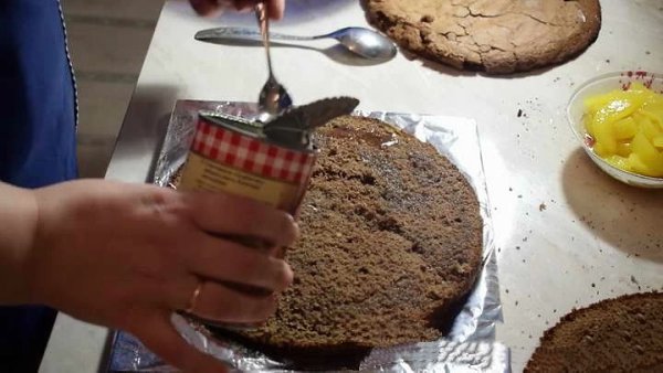 Детский торт Машинка.Ингредиенты: Куриные яйца 6 шт. Сахар 1,5 стак. Мука 1,5 стак. Какао-порошок 50 ... - 9