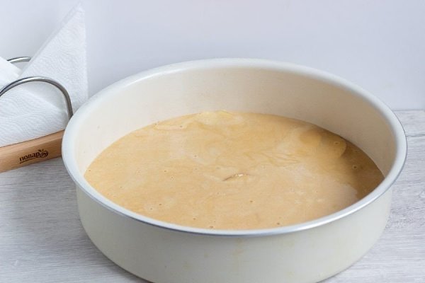 Шарлотка с яблоками и нектаринами.Ингредиенты (форма 22-24 см):Мука пшеничная — 150 гСахар — 150 г ... - 6