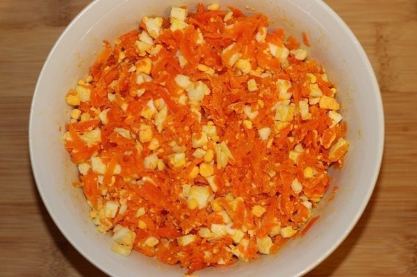Пирожки с яйцами и морковью.Ингредиенты:Тесто дрожжевое — 550 гМорковь — 400 гЯйца — 5 шт.Молоко — 1 ... - 4