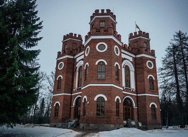 Пушкин. Александровский парк. Павильон «Арсенал» («Монбижу»).В Александровского парка расположилось ... - 5