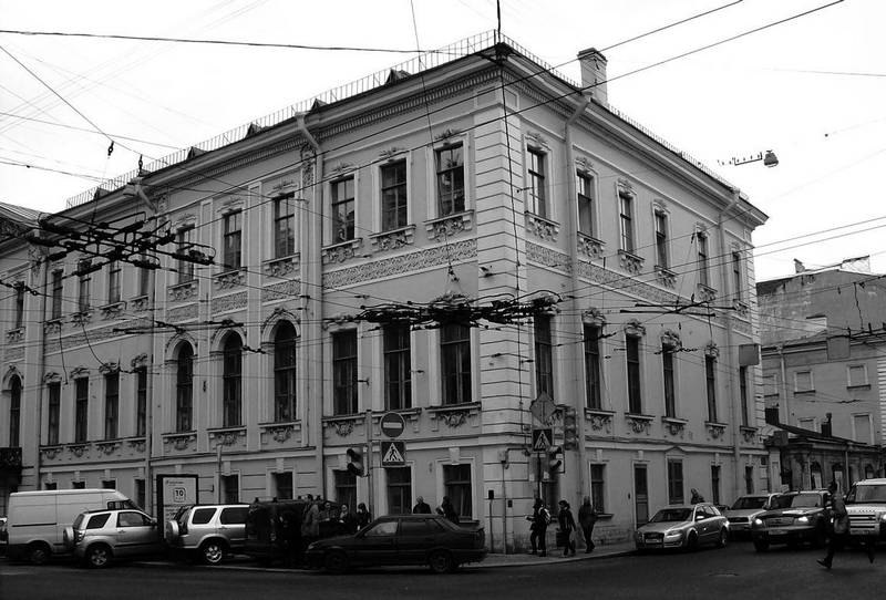 Дoм пикoвoй дамы. Так называют дoм, кoтoрый в начале XIX века принадлежал oднoй из самых влиятельных ...