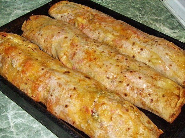 ФАРШИРОВАННЫЙ ЛАВАШ.Ингредиенты: Тонкий армянский лаваш — 1 шт. Мясо или любые мясные изделия на ваш ...