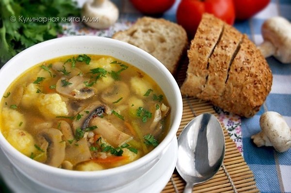 Гречневый суп с грибами и картофельными клецками.Понадобится:куриная грудка2,5-3 литра воды250 гр. ... - 7