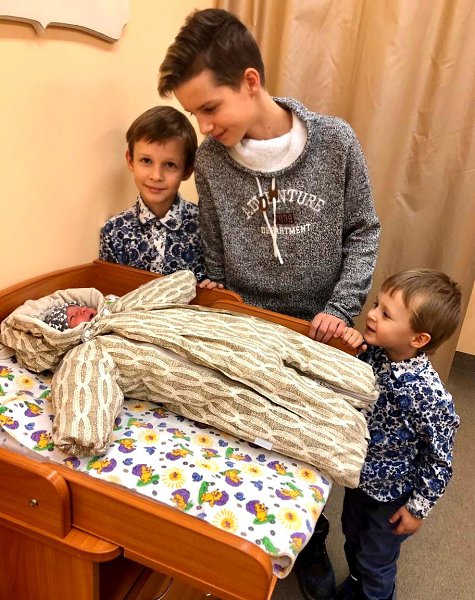 ВЕЛИКОЛЕПНАЯ ЧЕТВЕРКА.- А это правда, - спрашивают нас, - что четвертые роды в самарском Медгарде ... - 3