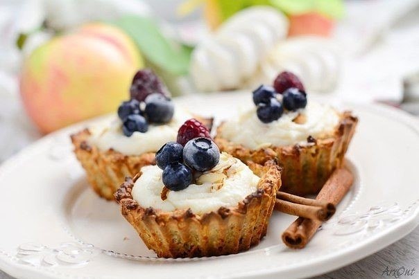 Корзиночки из овсяного теста с творожно - ягодной начинкой.*На 100 грамм продукта:Ккал: 104,2Белки: ...