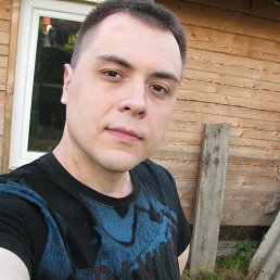 Александр, 27, Удомля