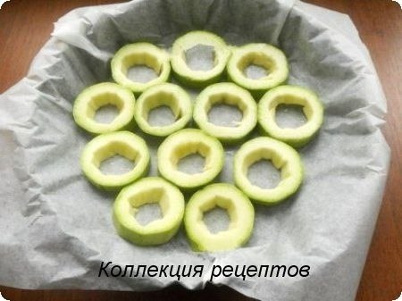 Кабачки с шампиньонами. Ингредиенты кабачок средний - 1 шт. шампиньоны - 6-8 шт. яйцо - 1 шт. ... - 2