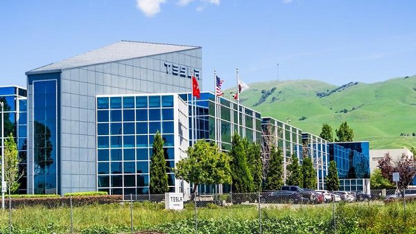 В пятницу Amazon Inc. заявила о том, что пожар в июне 2018 на одном из складов компании был вызван ...