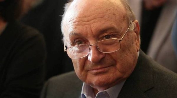 Михаил Жванецкий. «Тем, кто понял».Еще в 60-х я писал: как быстро время летит. Бреешься, бреешься ...