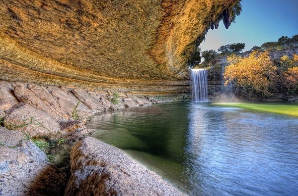 O Hamilton Pool (a, A)