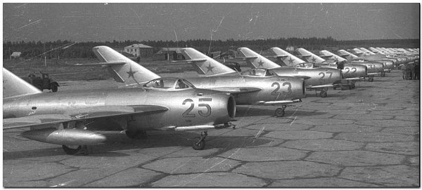 Форсаж МиГ-17.29 сентября 1951 года лётчик-испытатель А. Н. Чернобуров впервые поднял прототип ... - 2