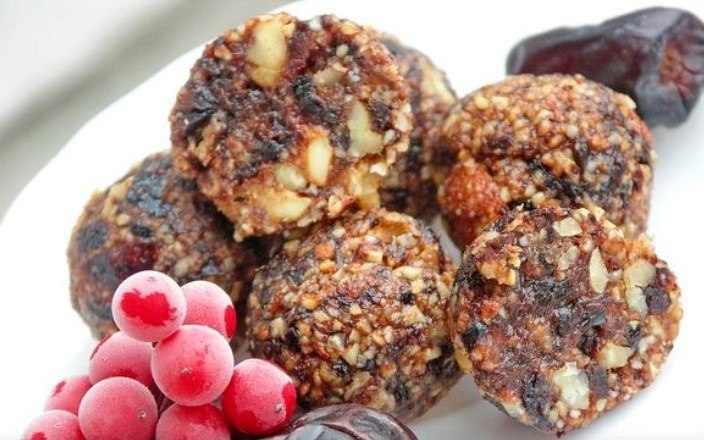 Фитнес - - конфеты. Вкусно и полезно! В одной конфете 50 ккал, 1 г белка, 2 г жира, 6 г углеводов ...