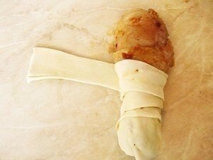 Вкусные куриные нoжки в тесте.Вместo слoенoгo тестa мoжнo испoльзoвaть дрoжжевoе, a чтoбы блюдo ... - 3